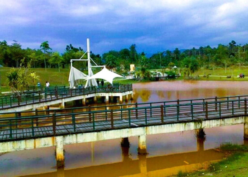 Готель New Wave Sg Buloh - Dd Damansara Damai Екстер'єр фото